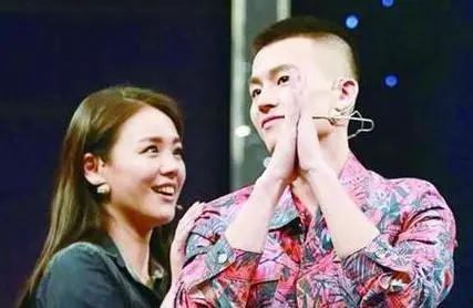 女明星被爆料绯闻视频,女明星绯闻视频引发热议 第3张 女明星被爆料绯闻视频,女明星绯闻视频引发热议 第3张